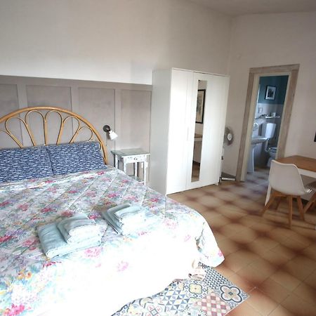 Ca' La Stella Sea-View Apartments Порто-Аццурро Екстер'єр фото