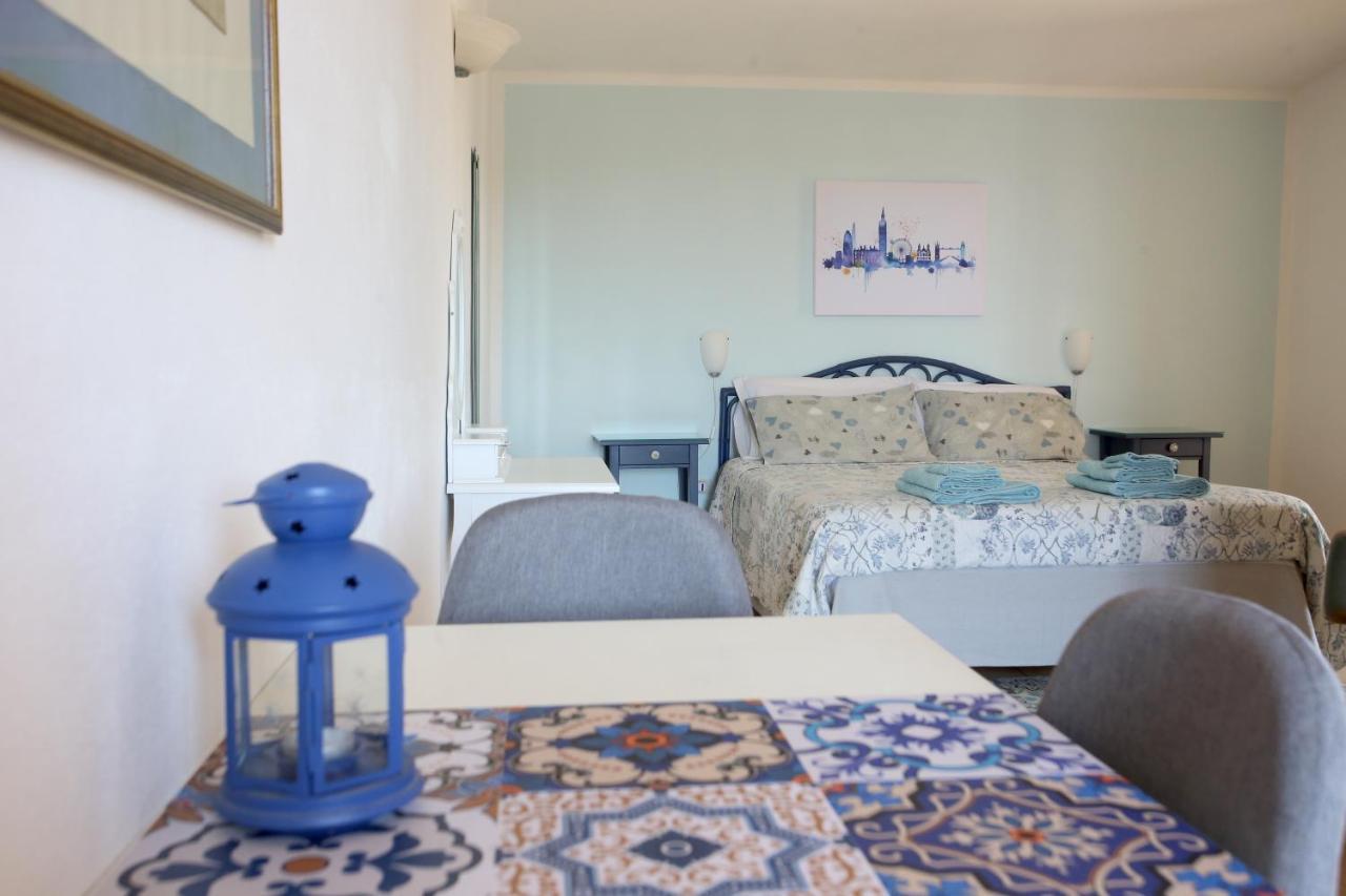 Ca' La Stella Sea-View Apartments Порто-Аццурро Екстер'єр фото