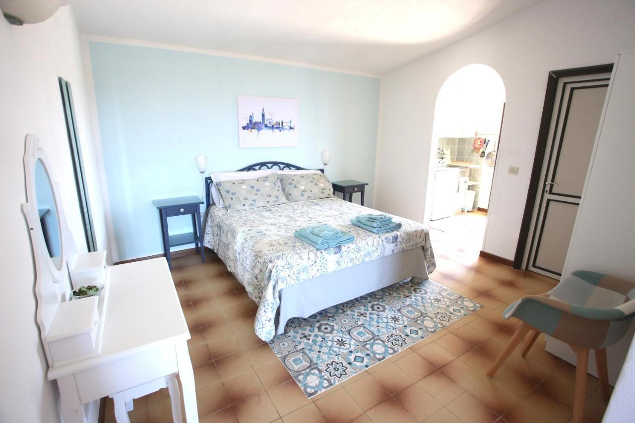 Ca' La Stella Sea-View Apartments Порто-Аццурро Екстер'єр фото