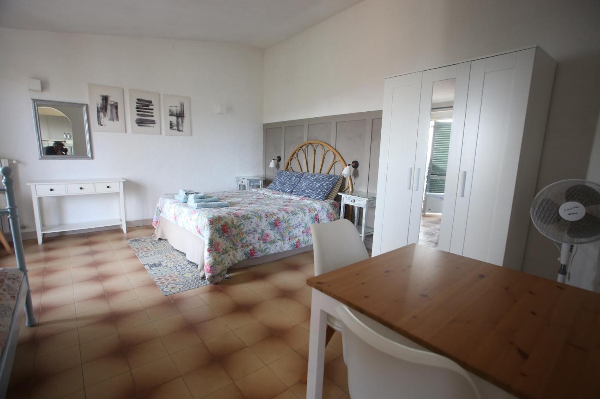 Ca' La Stella Sea-View Apartments Порто-Аццурро Екстер'єр фото